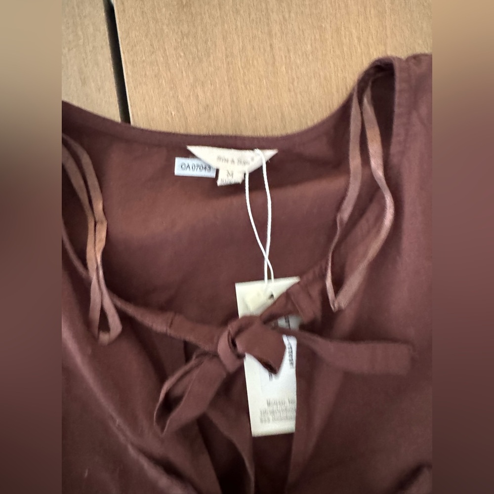 NWT short sleeve front tie blouse - Picture 4 of 5